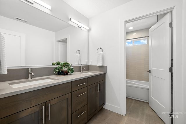 6668 N Wonder Ave Rouge-A, Meridian, ID 83646