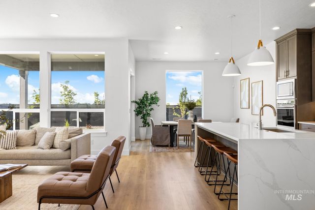 6668 N Wonder Ave Rouge-A, Meridian, ID 83646