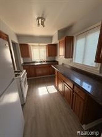 415 Martin Luther King Jr Boulevard, Pontiac, MI 48342