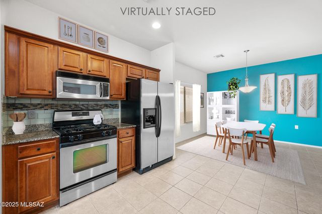 530 W Royal Troon Place, Green Valley, AZ 85614