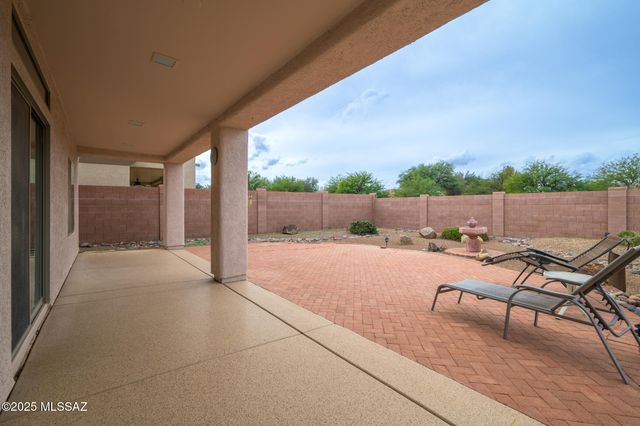 530 W Royal Troon Place, Green Valley, AZ 85614