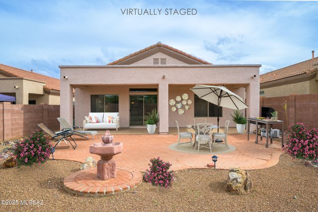 530 W Royal Troon Place, Green Valley, AZ 85614