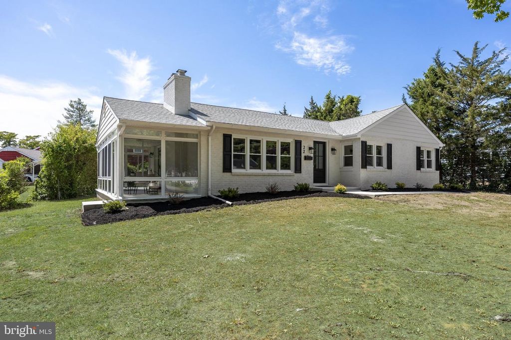 22 HAINES AVE, Medford, NJ 08055