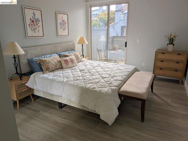 429 Cork Harbour CIR APT G, Redwood City, CA 94065