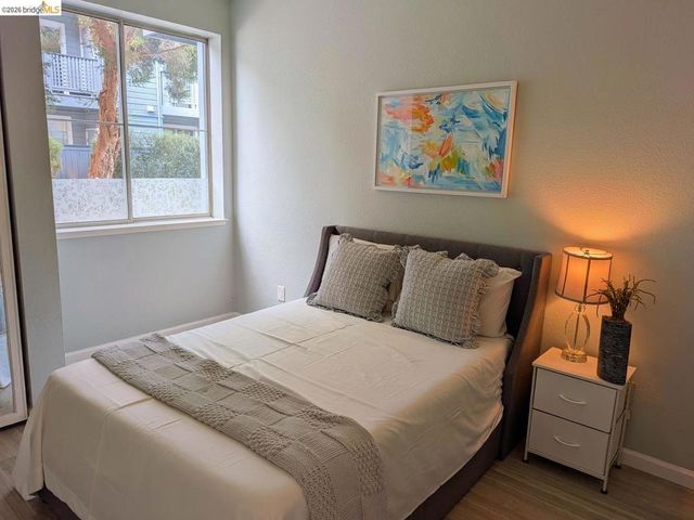 429 Cork Harbour CIR APT G, Redwood City, CA 94065