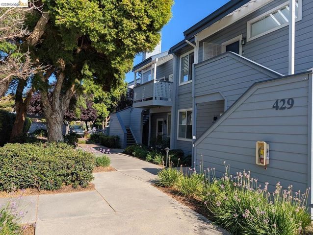 429 Cork Harbour CIR APT G, Redwood City, CA 94065