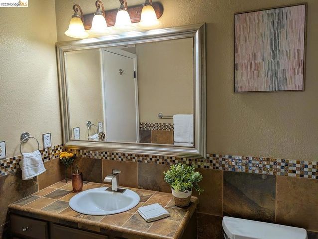 429 Cork Harbour CIR APT G, Redwood City, CA 94065
