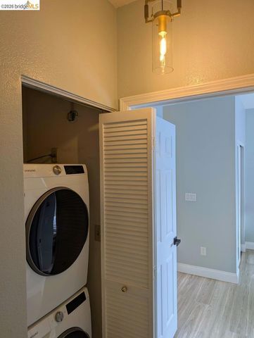 429 Cork Harbour CIR APT G, Redwood City, CA 94065