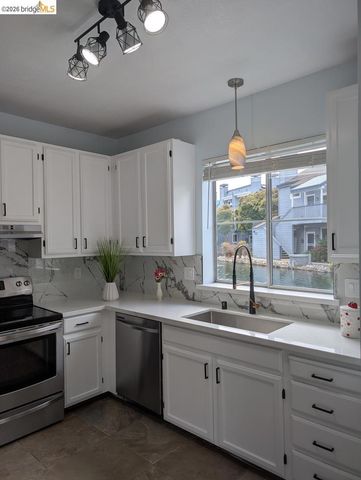 429 Cork Harbour CIR APT G, Redwood City, CA 94065