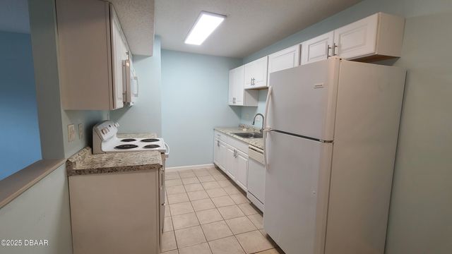 1600 Big Tree Rd Unit A2, Daytona Beach, FL 32119