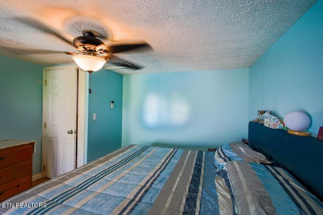 124 E Wadsworth Circle, Oak Ridge, TN 37830