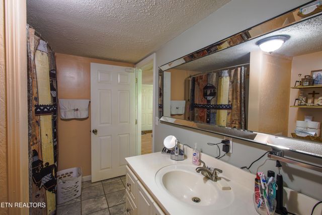 124 E Wadsworth Circle, Oak Ridge, TN 37830