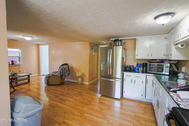 124 E Wadsworth Circle, Oak Ridge, TN 37830