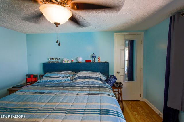 124 E Wadsworth Circle, Oak Ridge, TN 37830