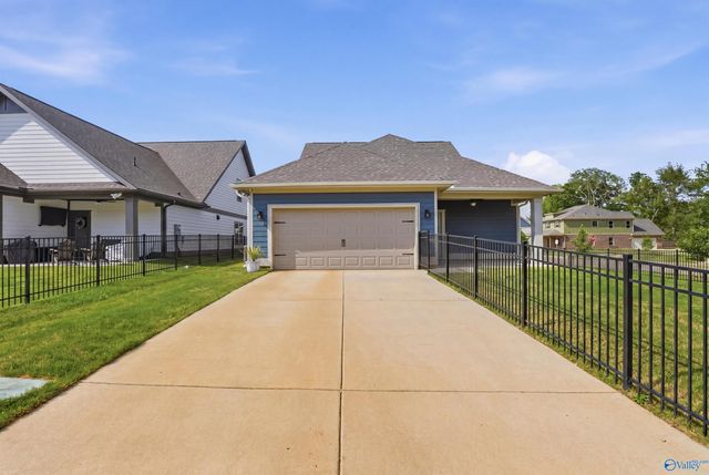 131 Bridgestone Drive NE, Huntsville, AL 35811