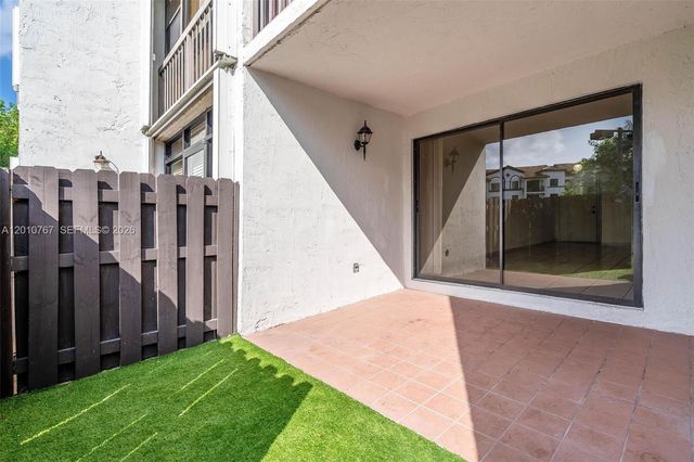 9431 Fontainebleau Blvd 112, Miami, FL 33172