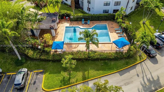 9431 Fontainebleau Blvd 112, Miami, FL 33172