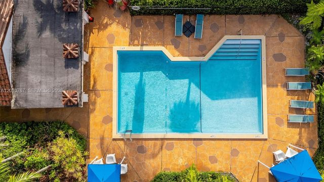 9431 Fontainebleau Blvd 112, Miami, FL 33172