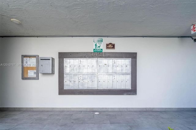 9431 Fontainebleau Blvd 112, Miami, FL 33172