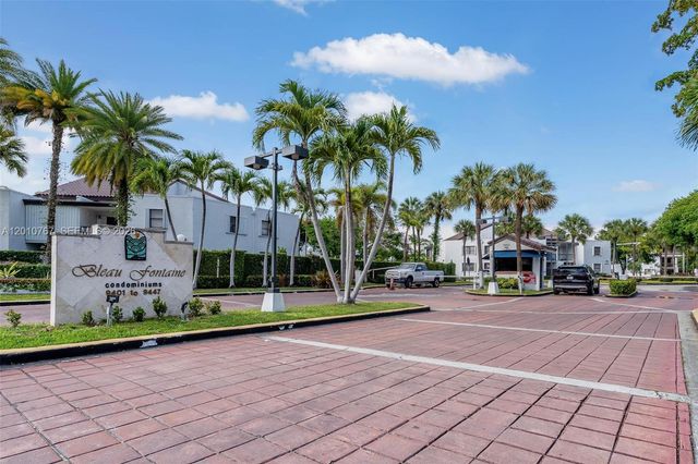 9431 Fontainebleau Blvd 112, Miami, FL 33172