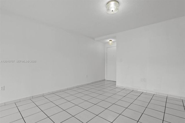 9431 Fontainebleau Blvd 112, Miami, FL 33172