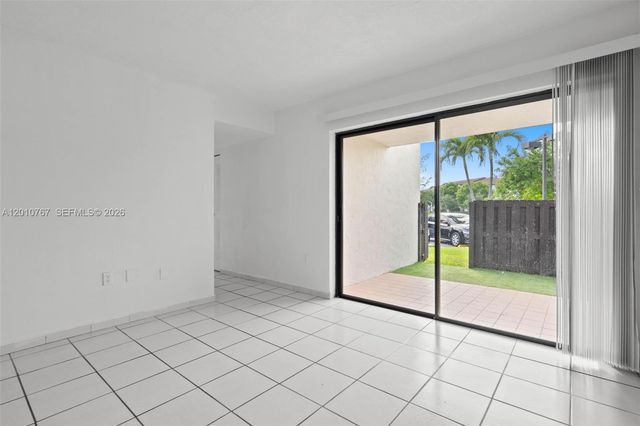 9431 Fontainebleau Blvd 112, Miami, FL 33172