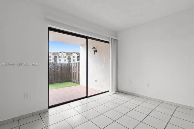 9431 Fontainebleau Blvd 112, Miami, FL 33172