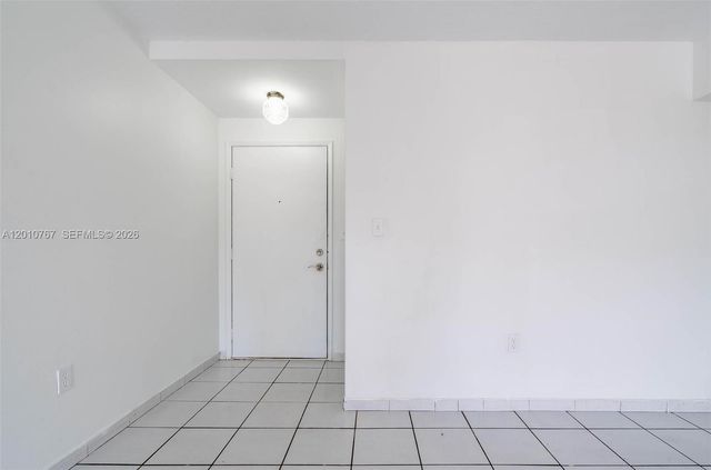 9431 Fontainebleau Blvd 112, Miami, FL 33172