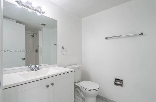 9431 Fontainebleau Blvd 112, Miami, FL 33172