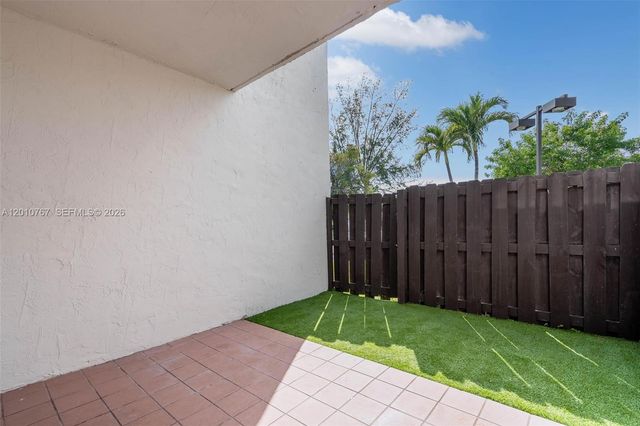 9431 Fontainebleau Blvd 112, Miami, FL 33172