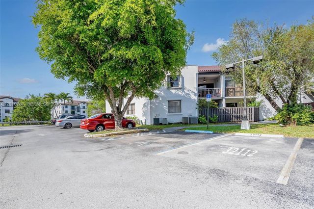 9431 Fontainebleau Blvd 112, Miami, FL 33172