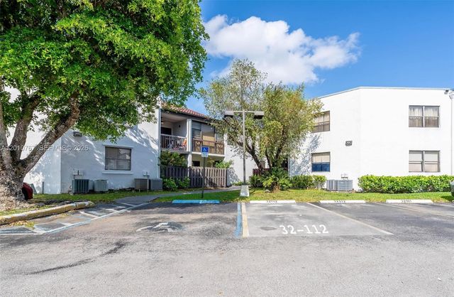 9431 Fontainebleau Blvd 112, Miami, FL 33172