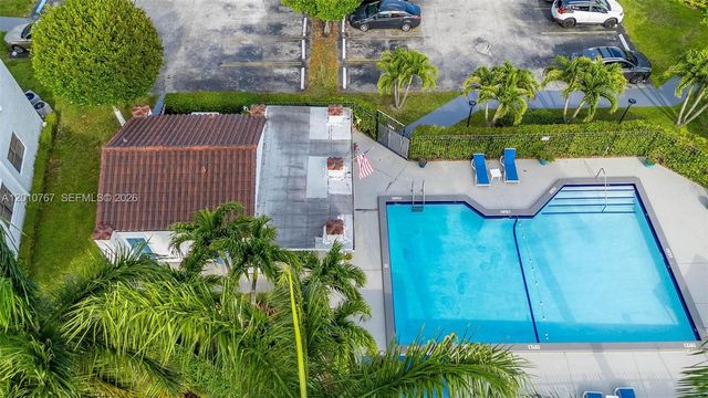 9431 Fontainebleau Blvd 112, Miami, FL 33172