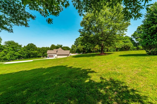 118B Moonlight Dr, Gallatin, TN 37066