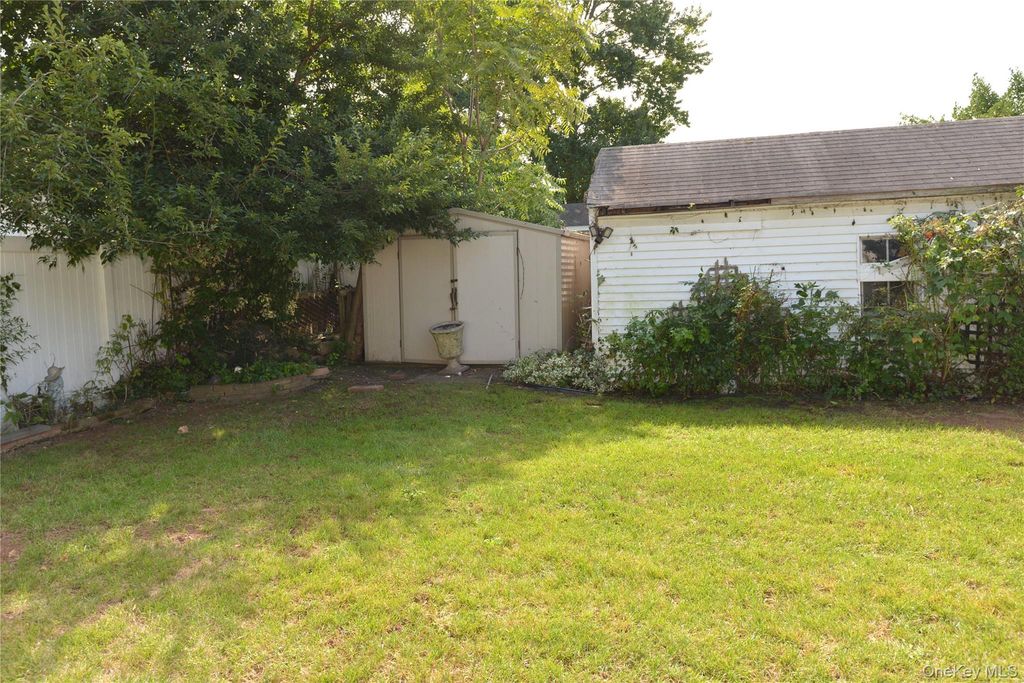 7 S Bay Avenue, Freeport, NY 11520 — photo 3