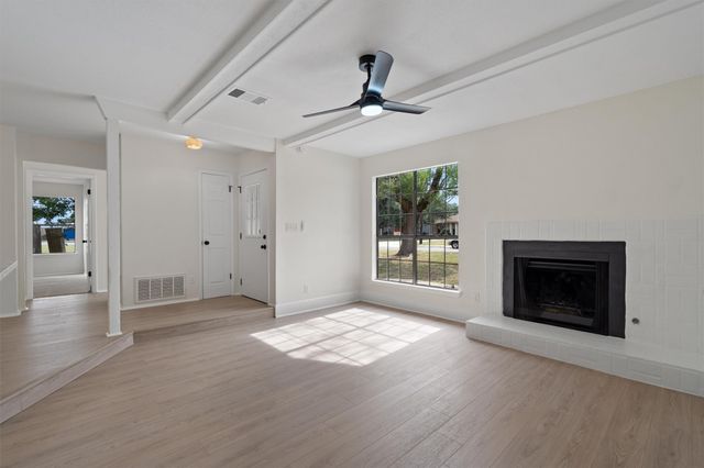 1527 Park LN, Georgetown, TX 78628