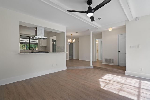 1527 Park LN, Georgetown, TX 78628