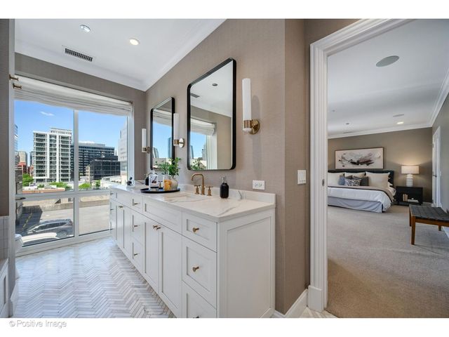 60 W Erie Street 601, Chicago, IL 60654