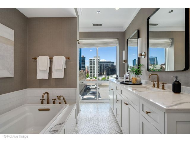 60 W Erie Street 601, Chicago, IL 60654