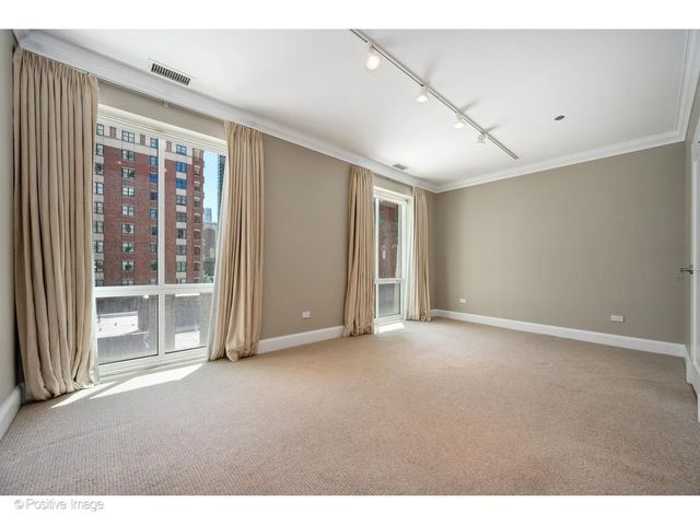 60 W Erie Street 601, Chicago, IL 60654