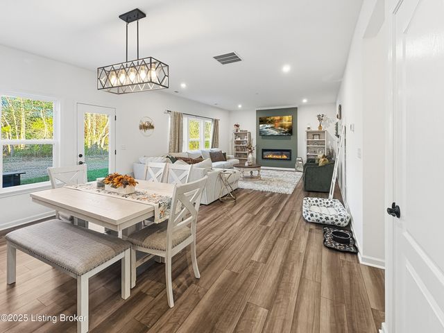 138 Sunflower Blvd, Mt Washington, KY 40047