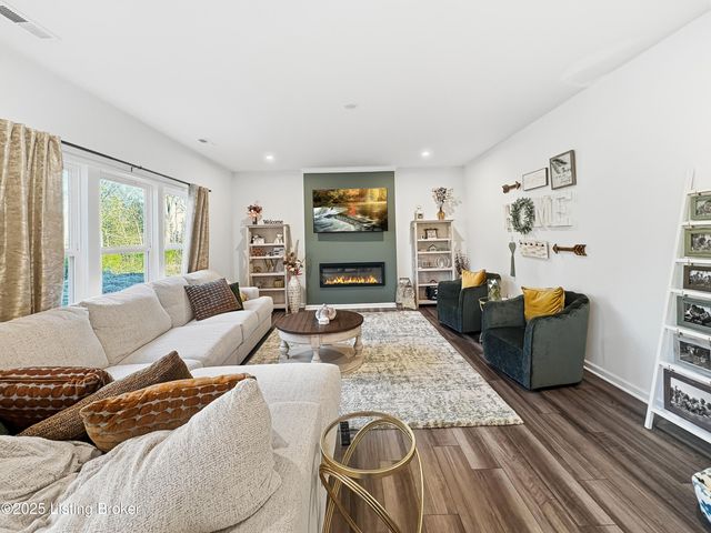 138 Sunflower Blvd, Mt Washington, KY 40047