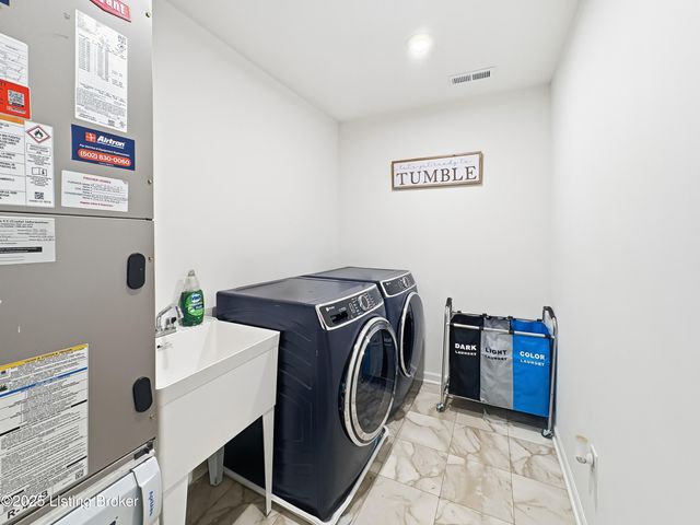 138 Sunflower Blvd, Mt Washington, KY 40047