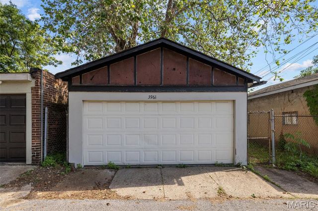 3961 Shaw Boulevard, St Louis, MO 63110