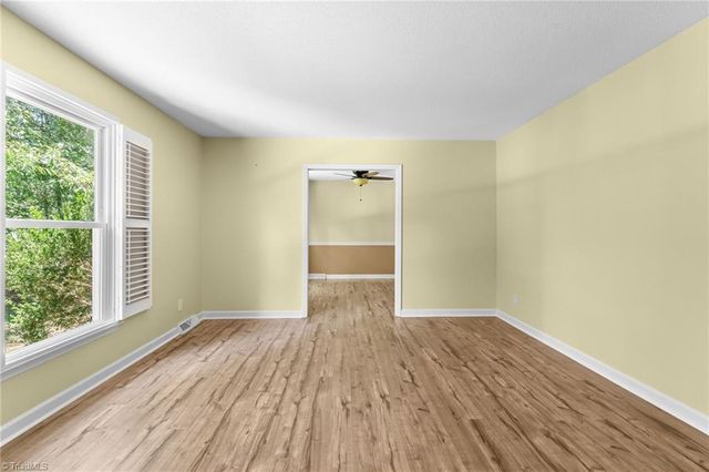 3725 Crestbrook Lane, Pfafftown, NC 27040