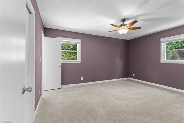 3725 Crestbrook Lane, Pfafftown, NC 27040
