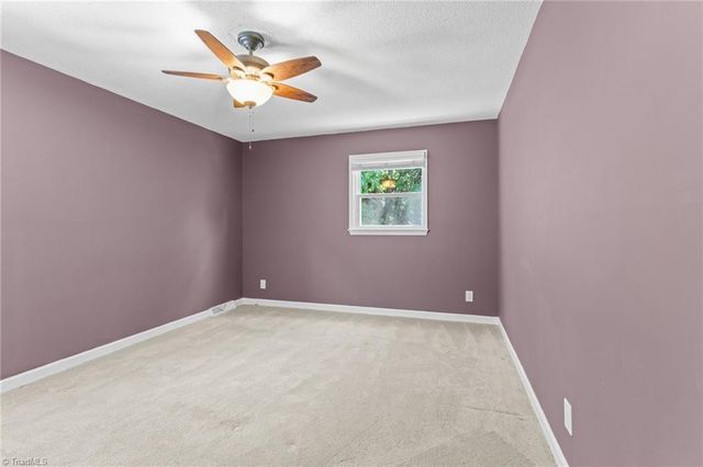3725 Crestbrook Lane, Pfafftown, NC 27040