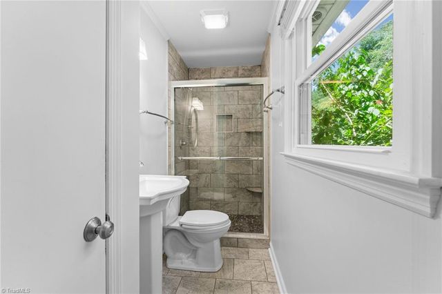 3725 Crestbrook Lane, Pfafftown, NC 27040