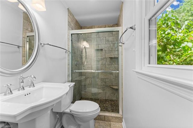 3725 Crestbrook Lane, Pfafftown, NC 27040