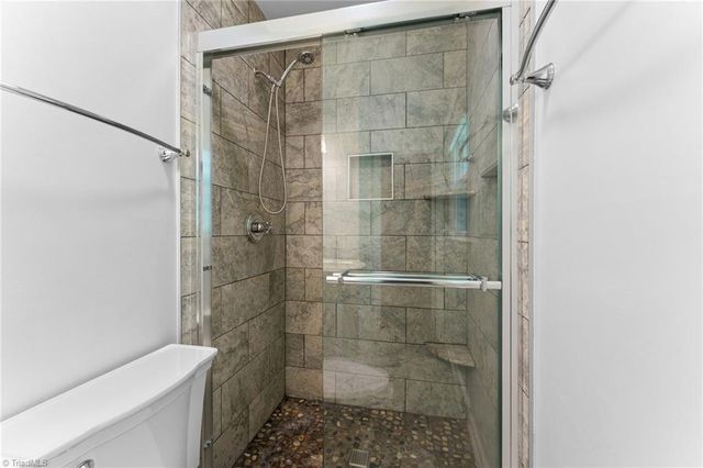3725 Crestbrook Lane, Pfafftown, NC 27040